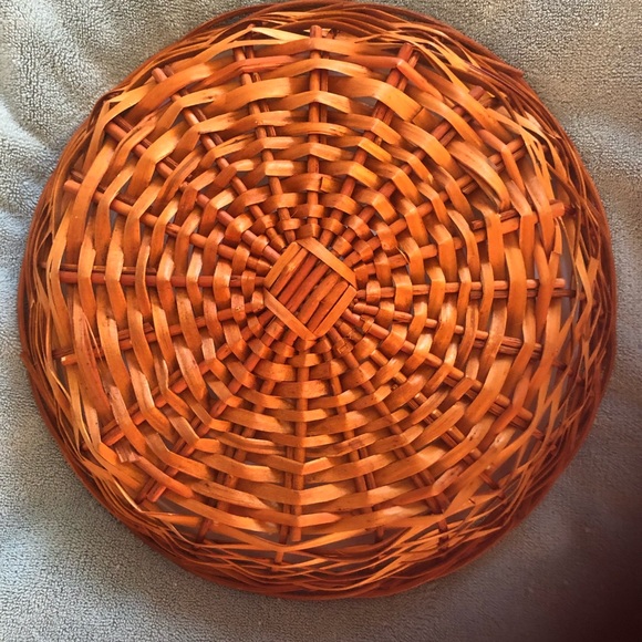 Vintage Tidbit Divided Round Serving Tray in Basket 9” - Picture 5 of 7